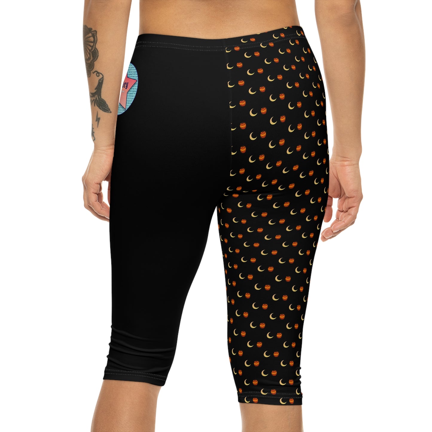 PUMPKIN MOON Women’s Capri Leggings (AOP)