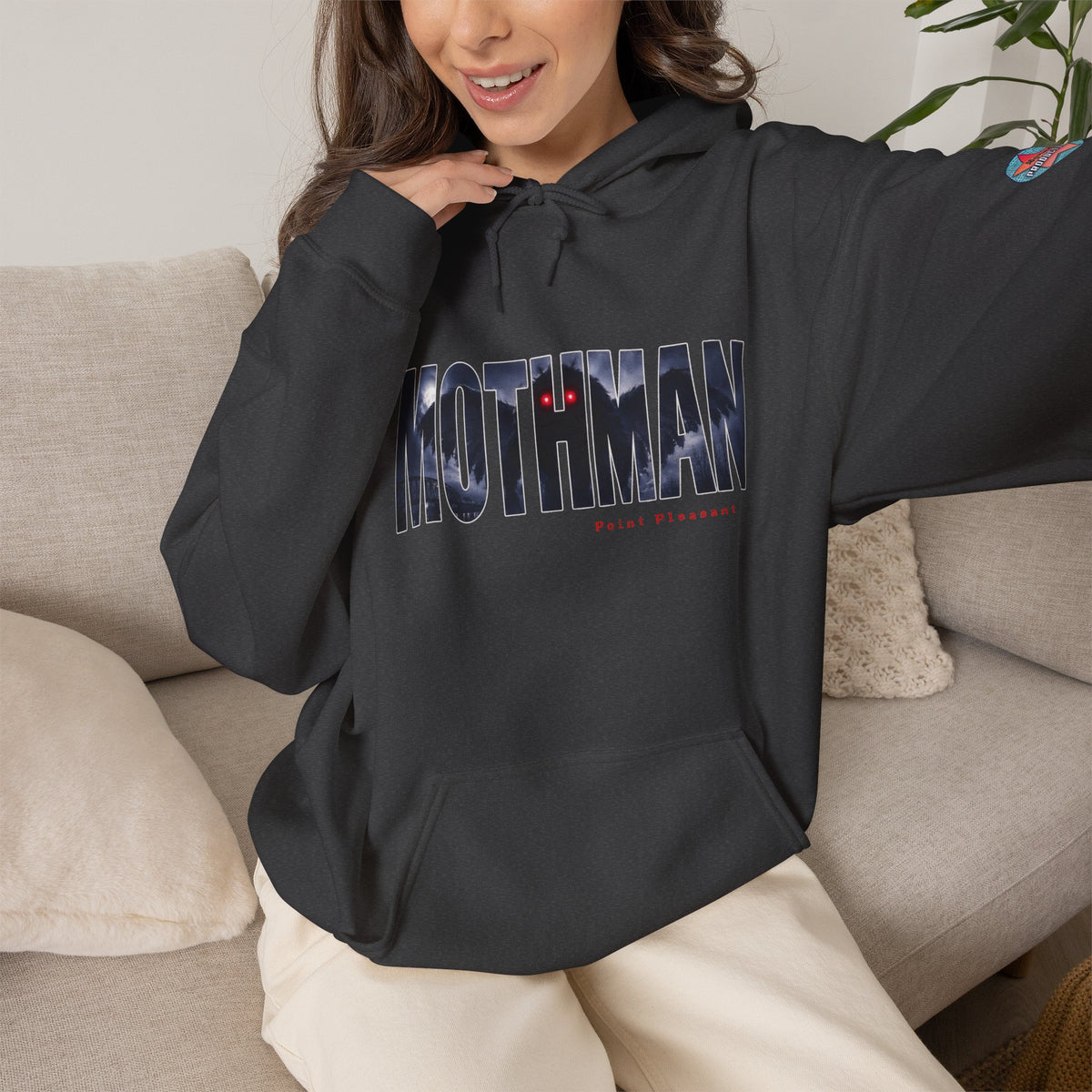 MOTHMAN LURKS Unisex Heavy Blend™ Hooded Sweatshirt
